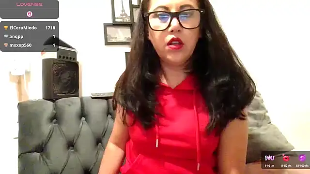 MirandaLatinaLovely 网络视讯表演