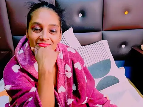 LuciousPriyaX's Webcam Show