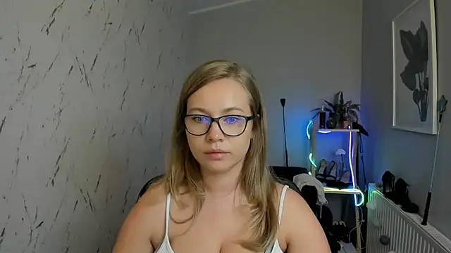 holly_xglam's Webcam Show