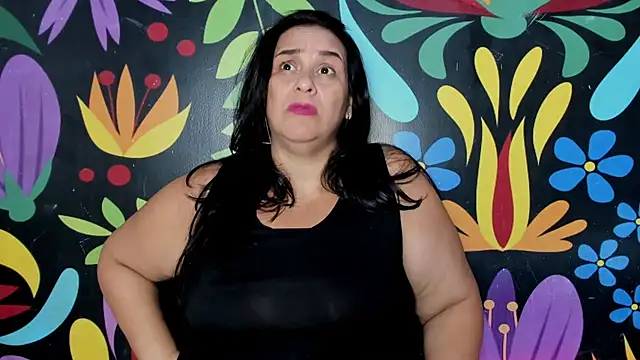 Sharllot_bbwのウェブカメラショー