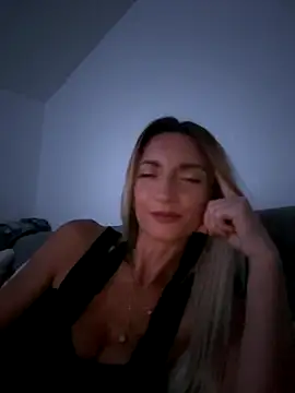 ChasingSunsets-Quinn's Live Sex Cam Show