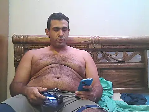 AlphaLatinoBear's Webcam Show