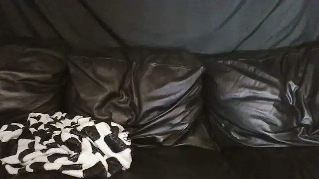 babyizzie's Webcam Show