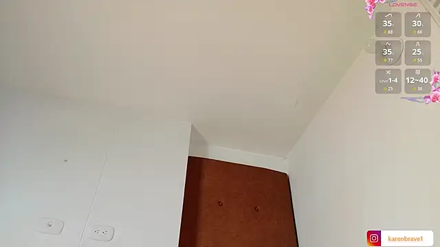 karen_brave's Webcam Show