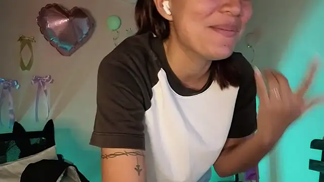 mia_sweetdc's Webcam Show