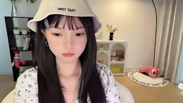 Momo-xx 网络视讯表演