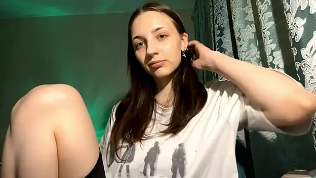 LianaDiyaz's Webcam Show