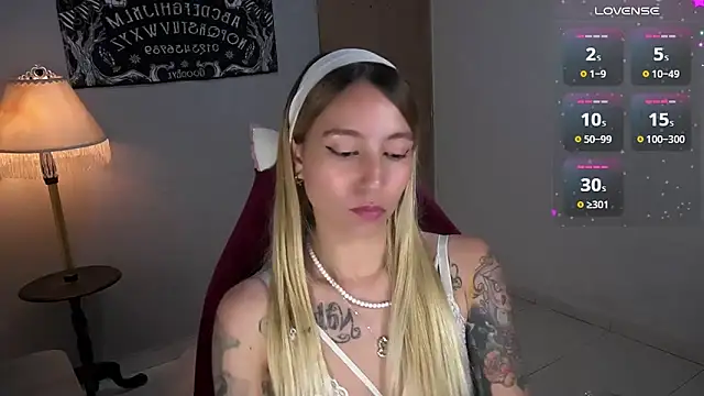 Saucy_Jenn's Webcam Show