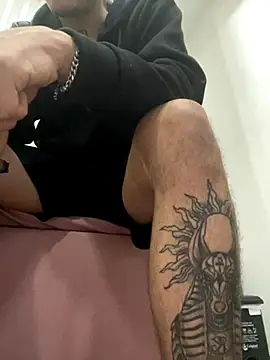 AlphaMasterXxx 现场性爱视讯表演
