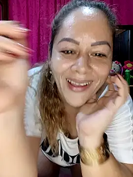 SluttyMilf79's Live Sex Cam Show