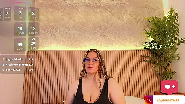 big_tits_in_your_face's Webcam Show