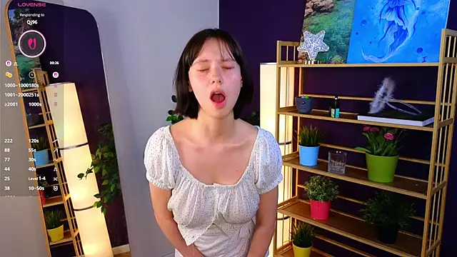 SuzanneHowse's Webcam Show