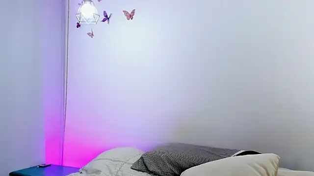 Chloe_Johnson_'s Webcam Show