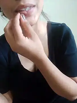 Rose_piya's Webcam Show