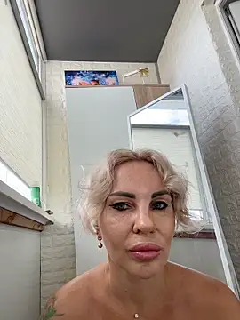 Hotnessi's Live Sex Cam Show