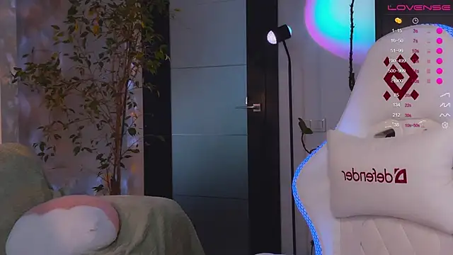 mia_here's Webcam Show