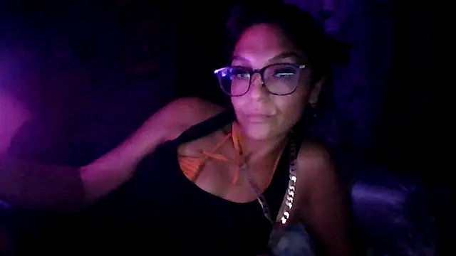 YeskaDevourz's Live Sex Cam Show