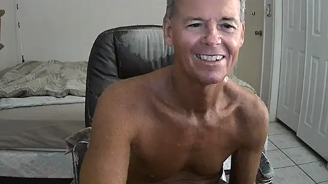 nakeedcowboi65's Webcam Show