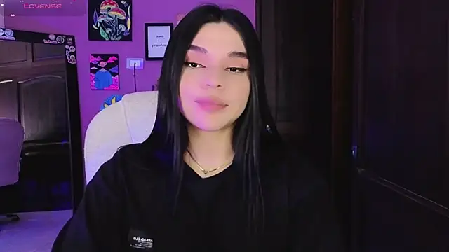 Veronica_111's Webcam Show