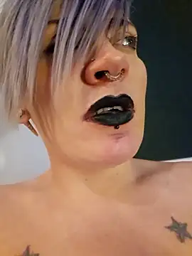 PinkTheHawk's Webcam Show