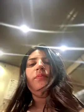 horny_roomiess' Webcam Show