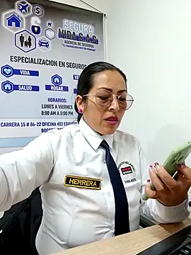 MARIANA-12_'s Live Sex Cam Show