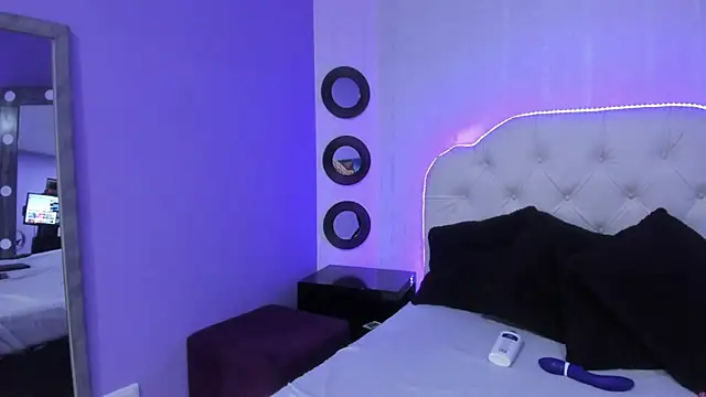 Mia_Santana00's Webcam Show