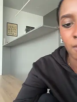 Your_Paris' Webcam Show