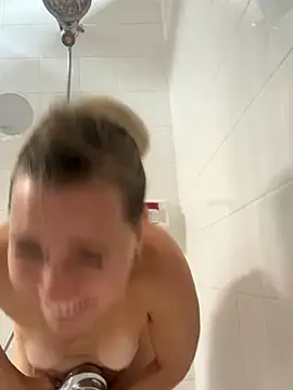 SkyelarSommer's Webcam Show