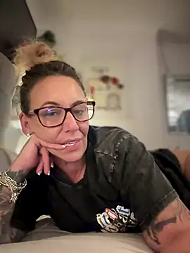 blondebitch2 网络视讯表演