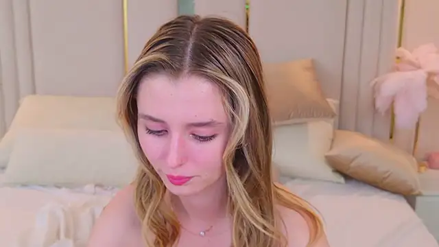 MarybethSnow's Webcam Show