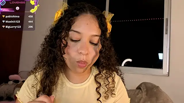 Shara_dreams' Webcam Show