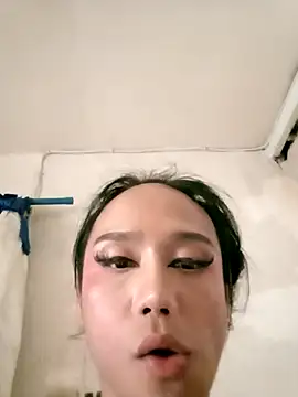 YourNikkieXxx 现场性爱视讯表演