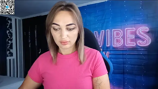 Blonde_Temptation's Webcam Show