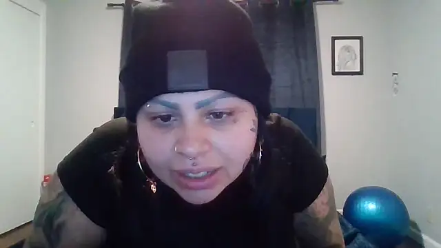chicanachic13's Webcam Show