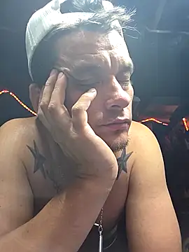 twistafatpipe's Webcam Show