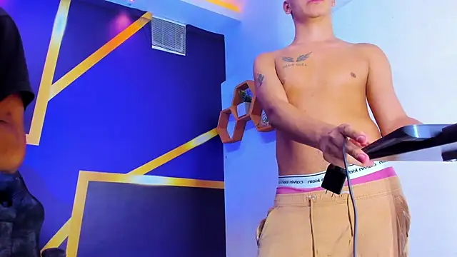 Boy_diamond22's Webcam Show