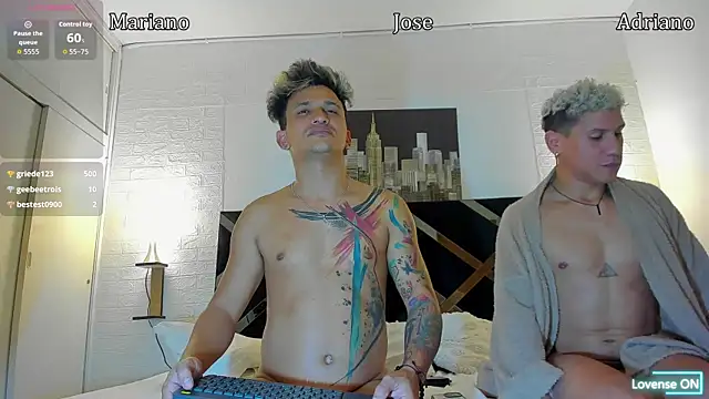 Pokazy przed kamerką – toyboys1