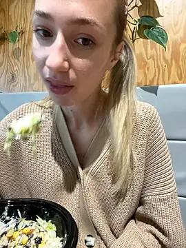 Pokazy przed kamerką – Lia__Love