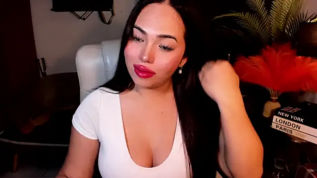 BigDominaMia Webcam-Show