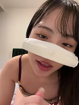 av_nanashi's Webcam Show