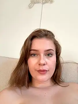 MaribelRiver's Live Chat Room