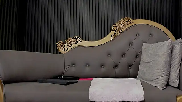 NiaBlaze's Webcam Show