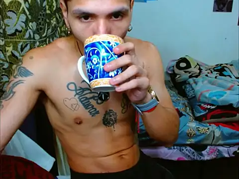 polla8_kbezon's Webcam Show