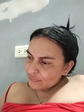 Horny-Mommy-Dirty's Live Sex Cam Show