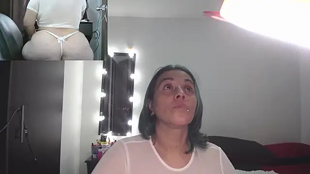 zoe_hotxxx's Webcam Show