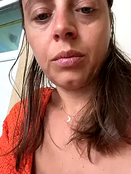 ladywithbigass' Webcam Show