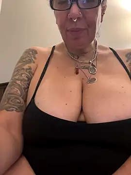 dieseldame1313's Webcam Show