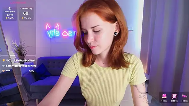 ElaraDream's Webcam Show