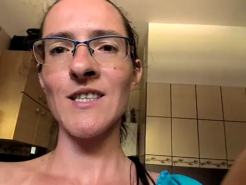 Milky_hairy_mommy's Webcam Show